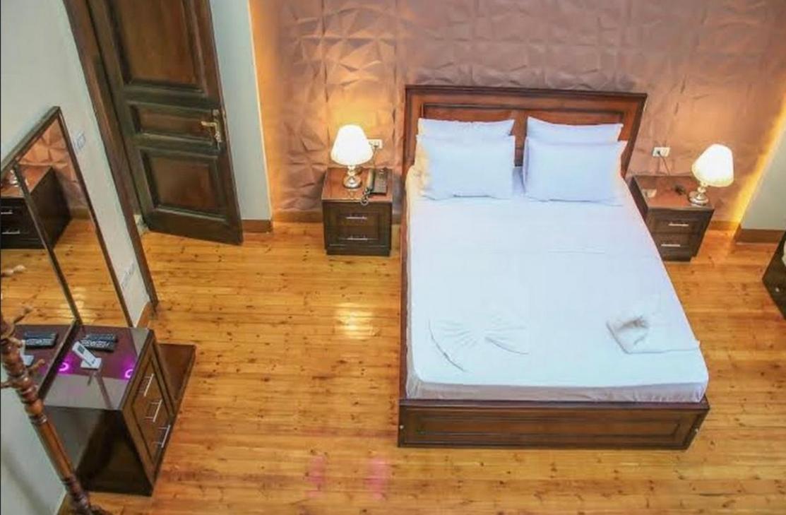 Hotel New 2*